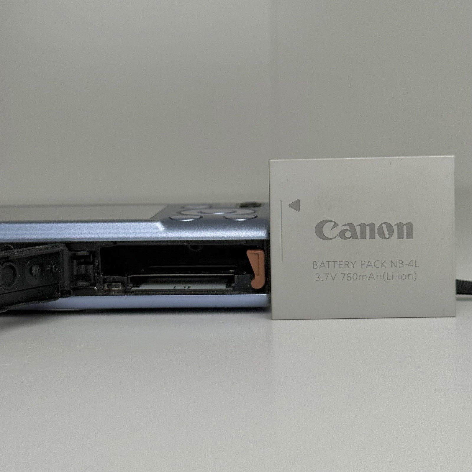 Canon IXUS 80 IS Blue Compact Digital Camera