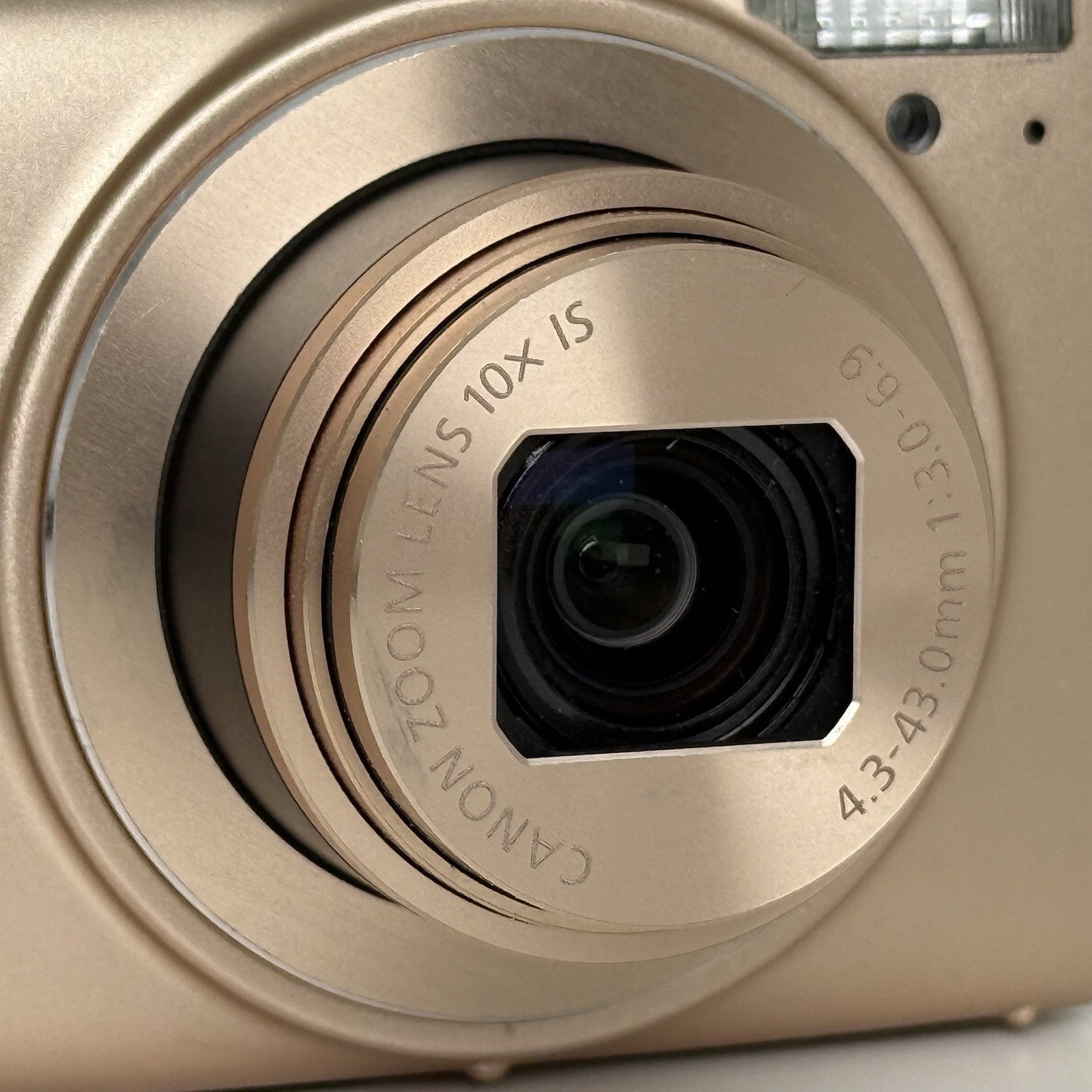 Canon IXY 620F Gold Compact Digital Camera