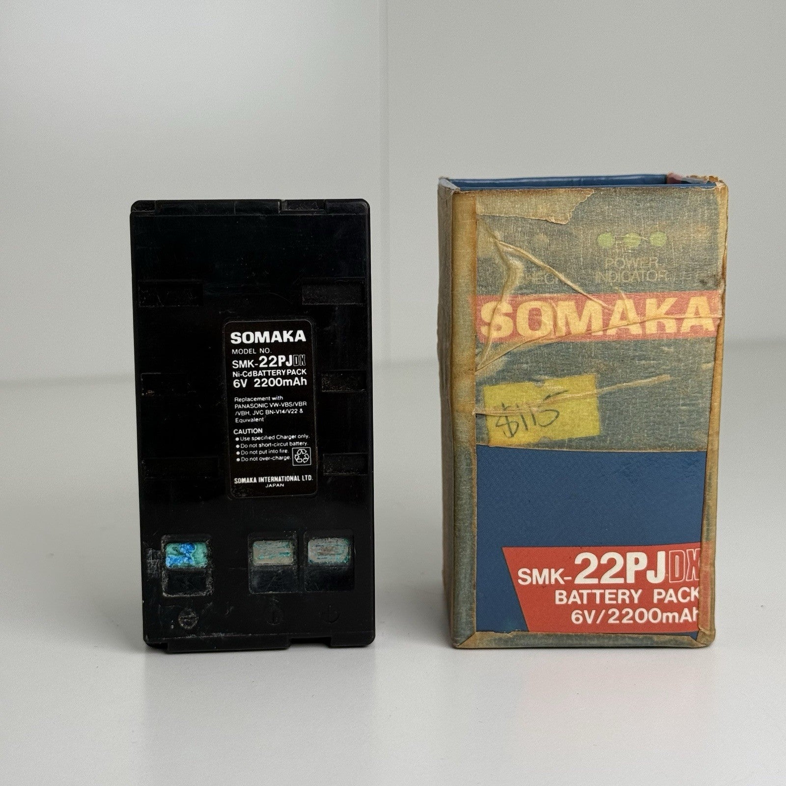 Panasonic NV-S1 VHS-C Cassette Movie Camera with 2x Batteries & Bag