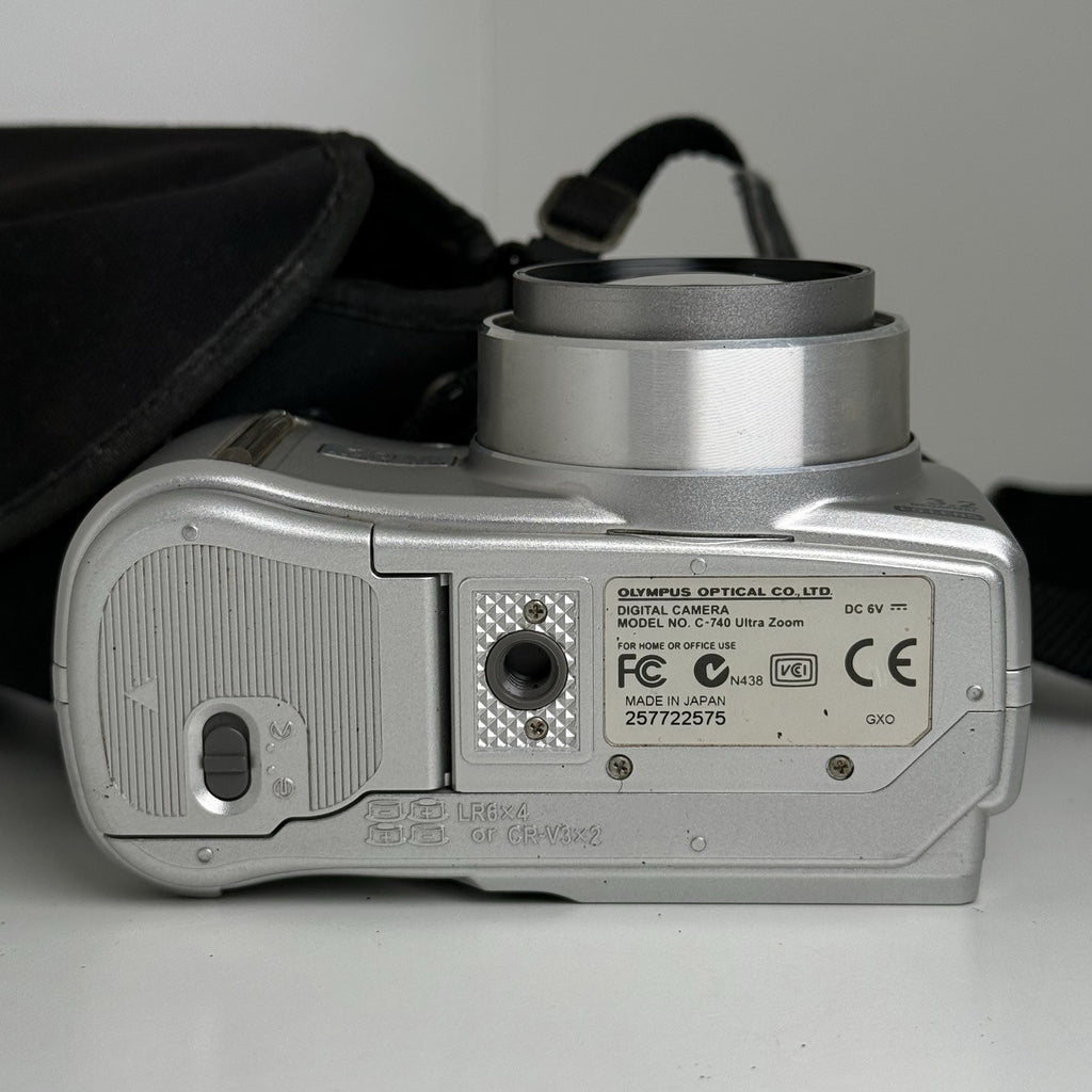 Olympus Camedia C-740 Ultra Zoom Silver Compact Digital Camera