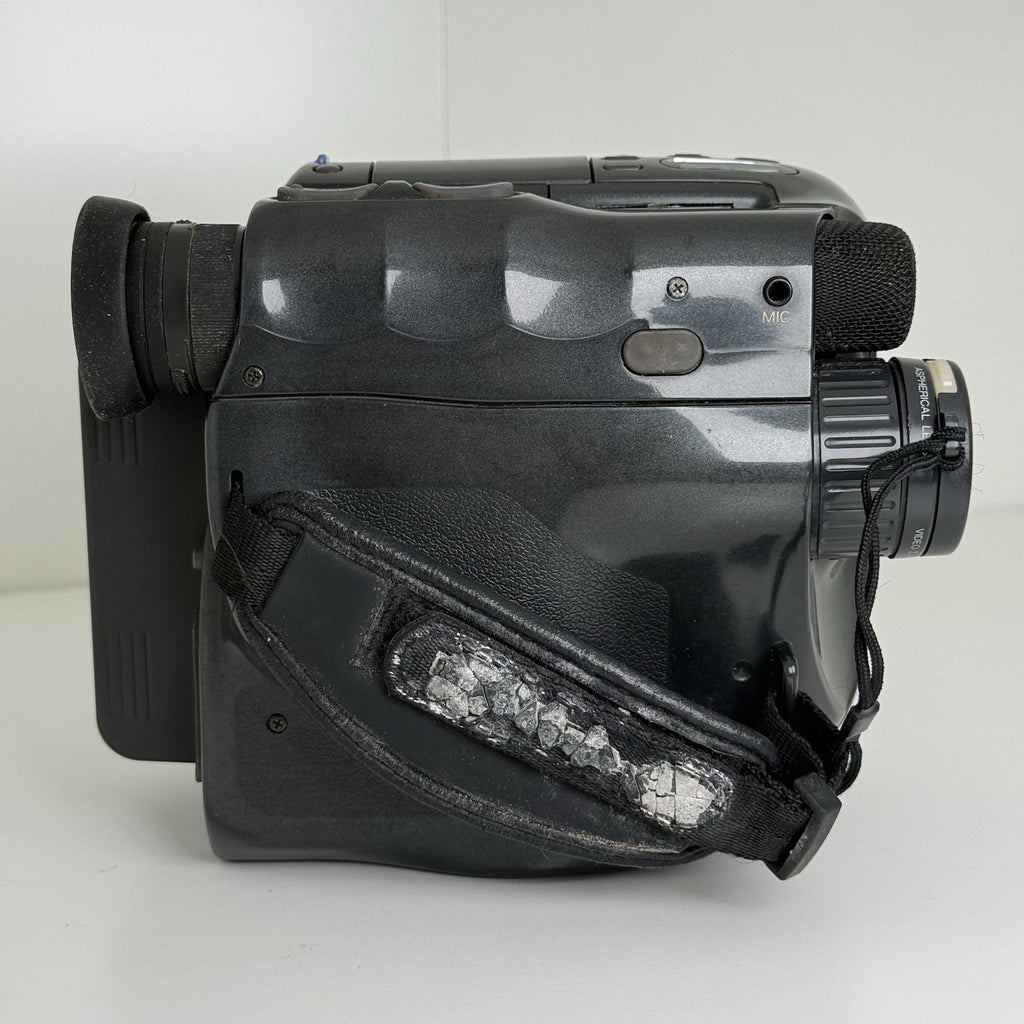 Panasonic NV-S1 VHS-C Cassette Movie Camera with 2x Batteries & Bag