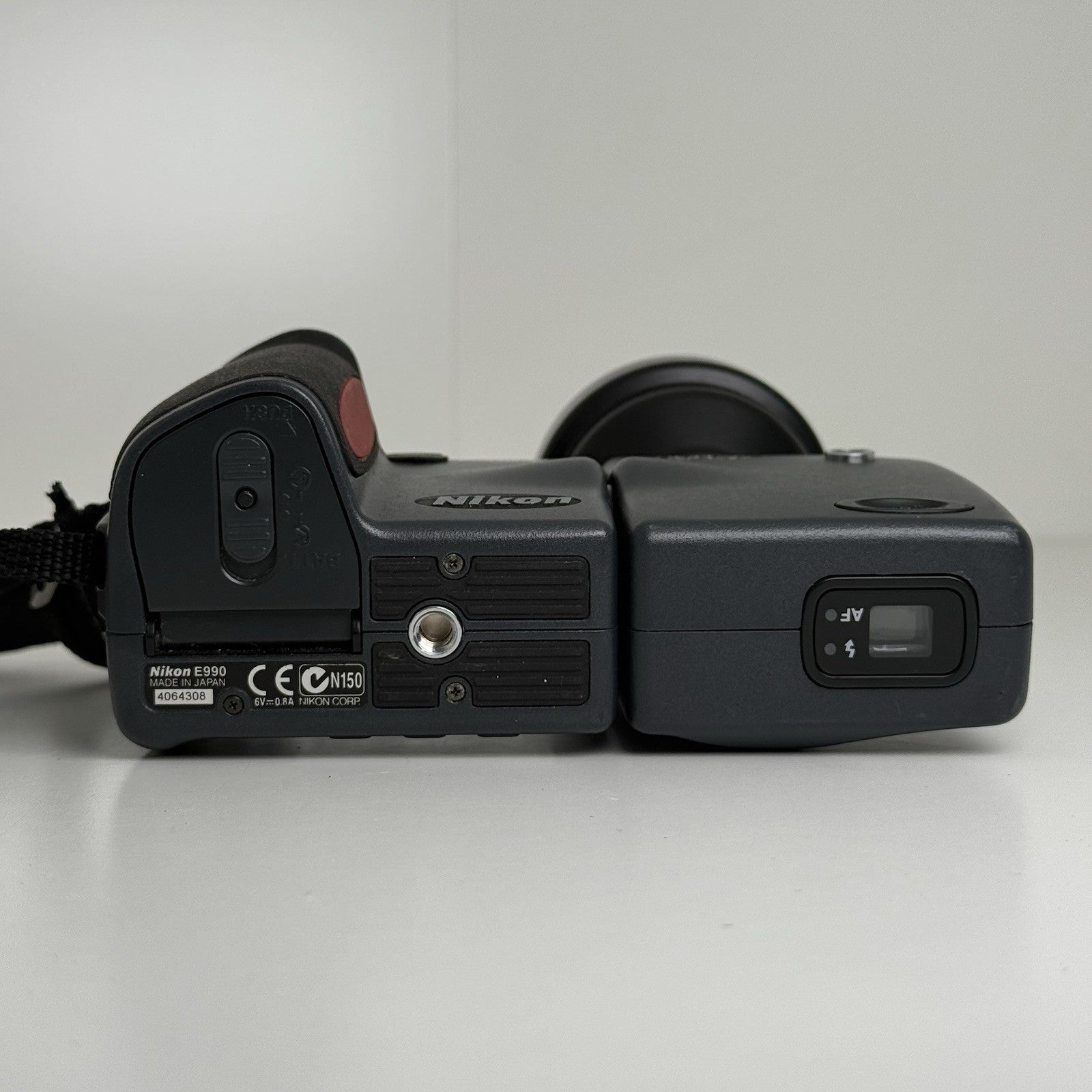 Nikon Coolpix E990 Grey Digital Camera + Tele Converter TC-E2 2x