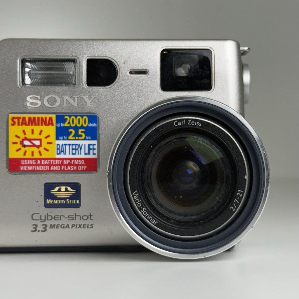 Sony CyberShot DSC-S70 Compact Digital Camera UNTESTED!
