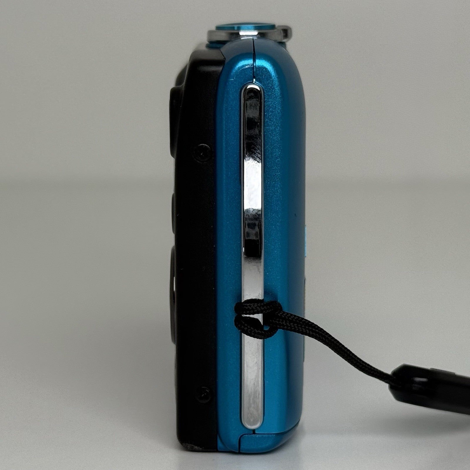 Nikon Coolpix S3300 Blue Teal Compact Digital Camera