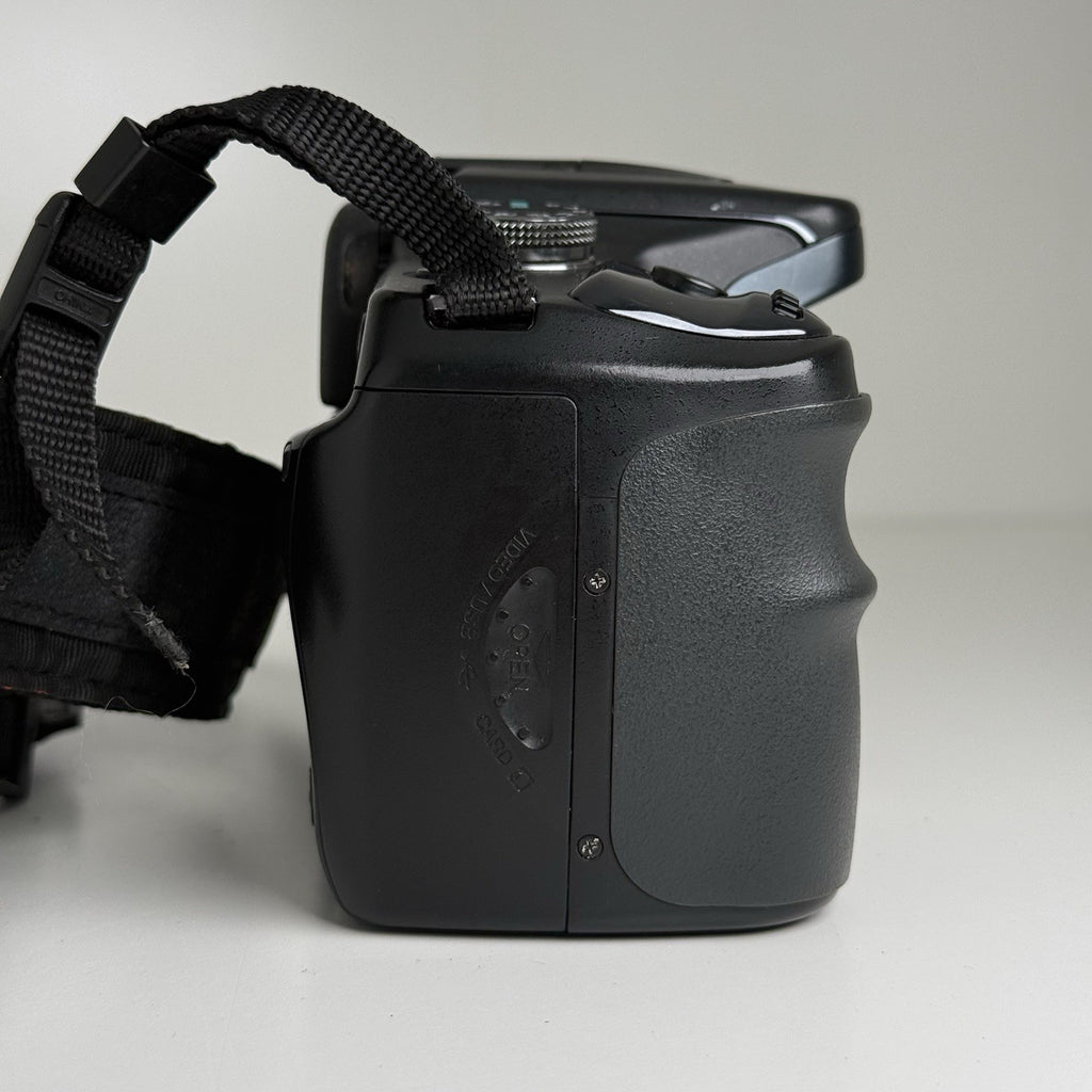 Sony DSLR-A100 Black Digital SLR Camera Body Only FOR PARTS ONLY!