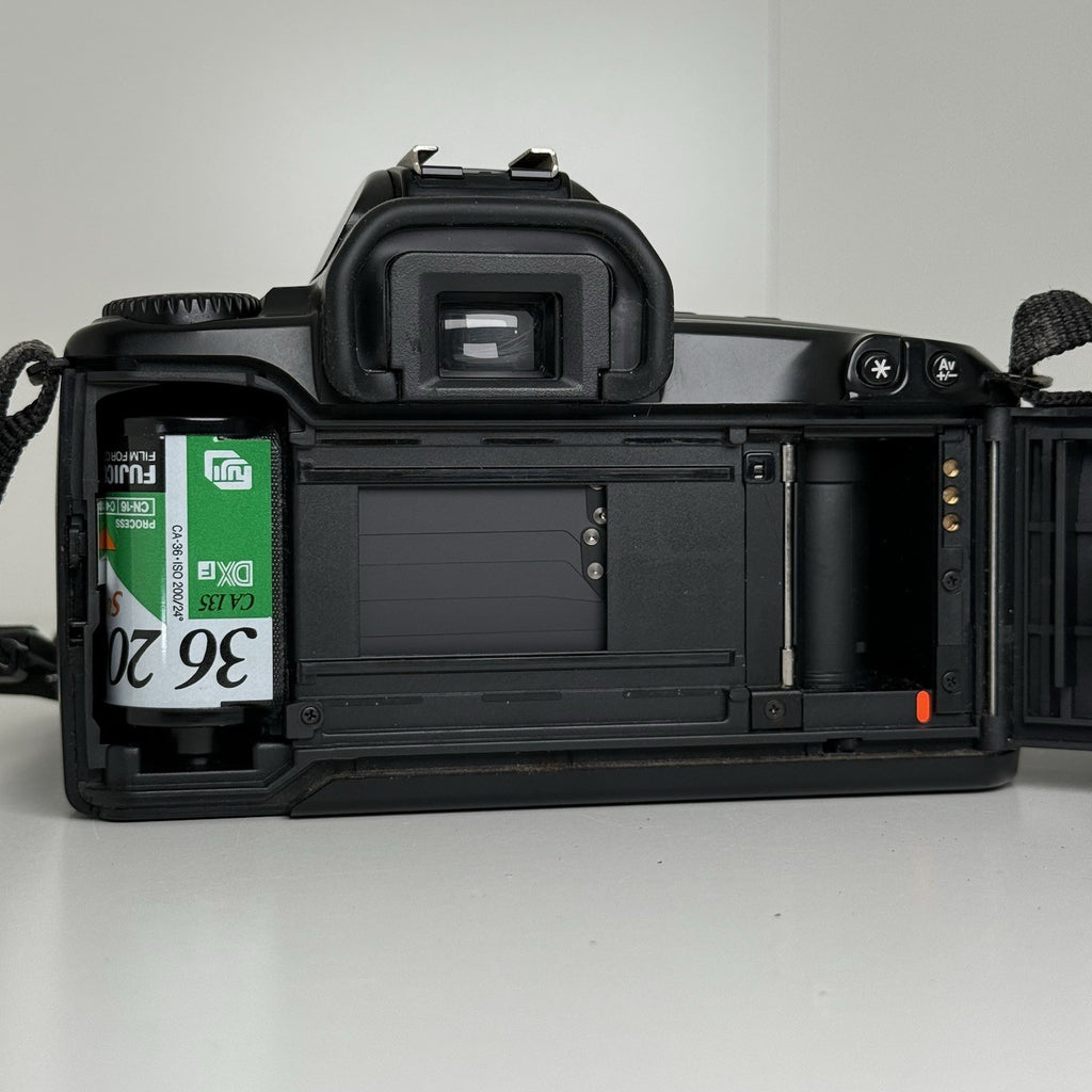 Canon EOS 500 35mm SLR Film Camera with Canon 35-80mm Lens