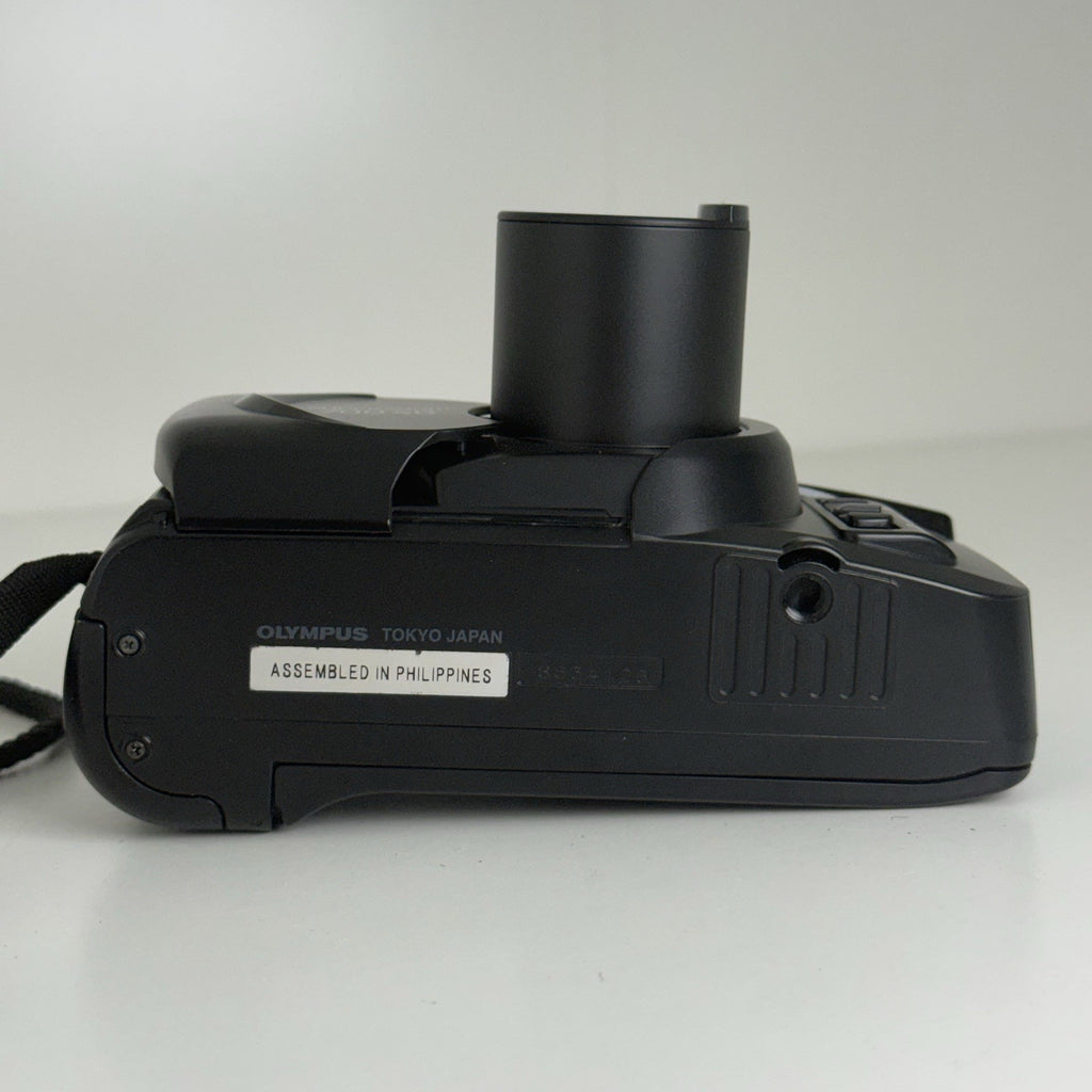 Olympus Superzoom 700 XB Vintage 35mm Film Camera FOR PARTS!