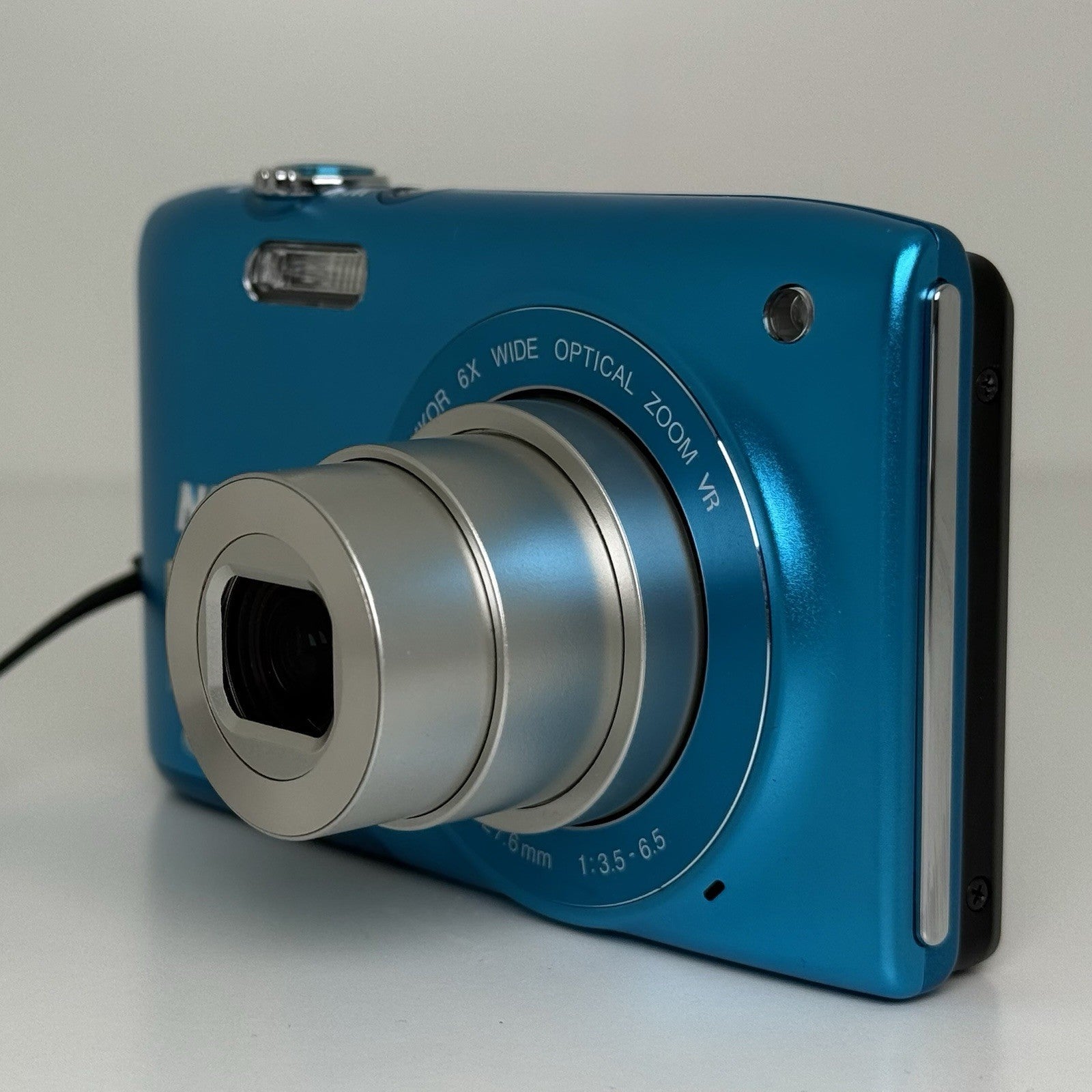 Nikon Coolpix S3300 Blue Teal Compact Digital Camera