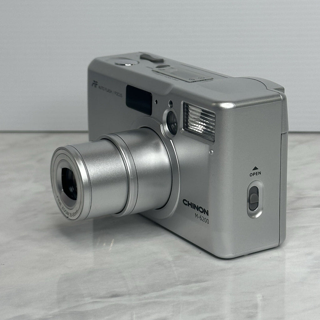 Chinon M-6200 35mm Film Silver Camera