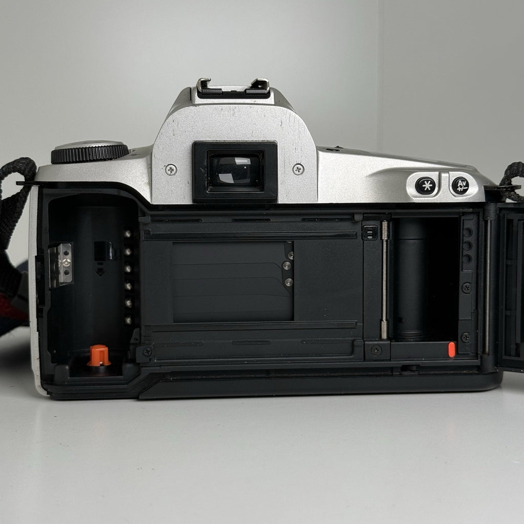 Canon EOS 500n 35mm SLR Film Camera with Canon 28-80mm Lens